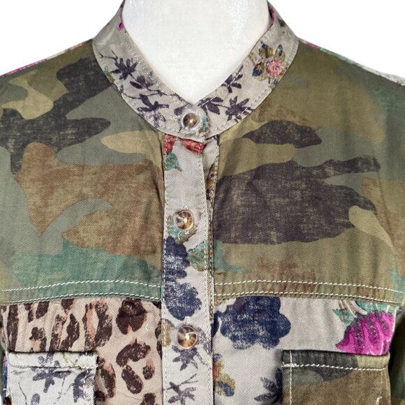 Pilcro by Anthropologie green pink floral camo button down shirt size XSP - Picture 5 of 13